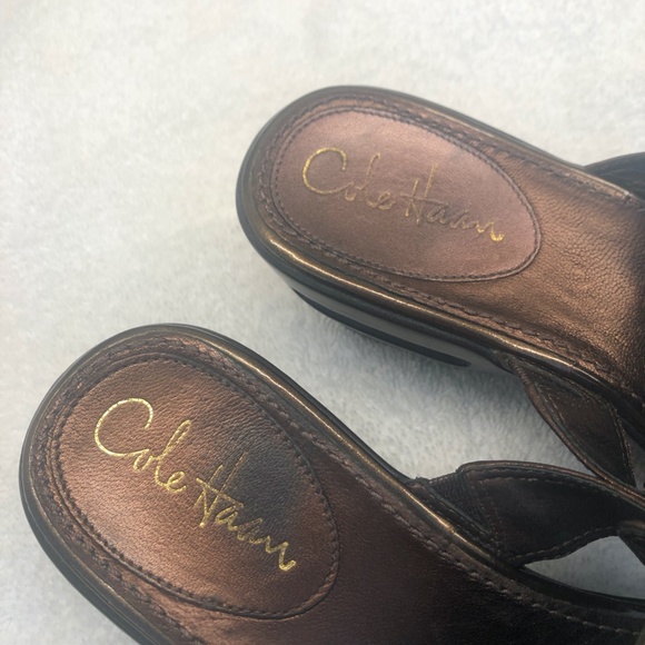 Cole Haan Nike Air Thong Wedge Sandals,  Metallic Brown w/ gold accents size 7.5 - Picture 5 of 9